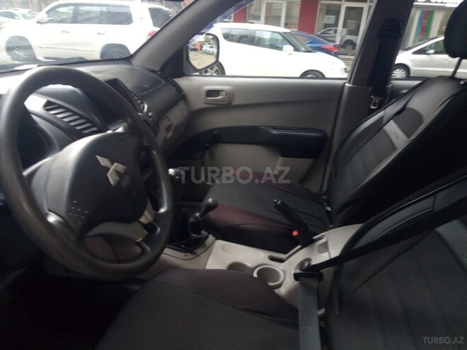 Mitsubishi L200 2013, 211,000 km - 2.5 l - Bakı