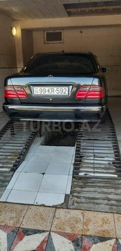 Mercedes E 240 2000, 277,000 km - 2.6 л - Bakı