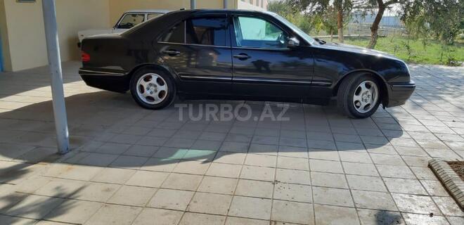 Mercedes E 240 2000, 277,000 km - 2.6 л - Bakı