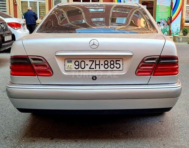 Mercedes E 240 1999, 268,336 km - 2.4 l - Bakı