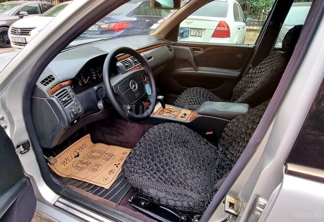 Mercedes E 240 1999, 268,336 km - 2.4 l - Bakı