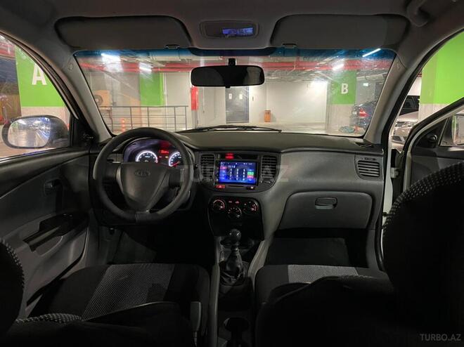 Kia Rio 2010, 320,000 km - 1.4 л - Bakı