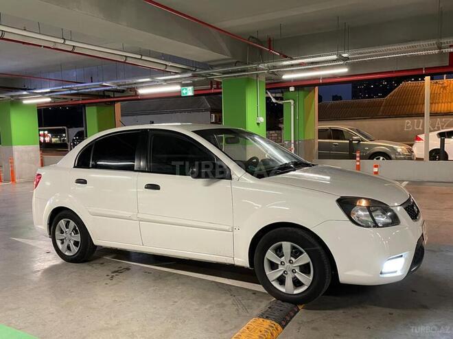 Kia Rio 2010, 320,000 km - 1.4 л - Bakı