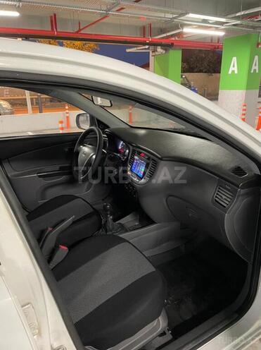 Kia Rio 2010, 320,000 km - 1.4 л - Bakı