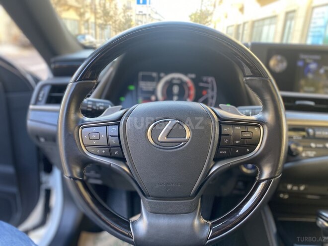 Lexus ES 300h 2019, 46,000 km - 2.5 l - Bakı