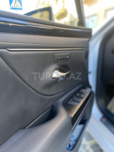 Lexus ES 300h 2019, 46,000 km - 2.5 l - Bakı