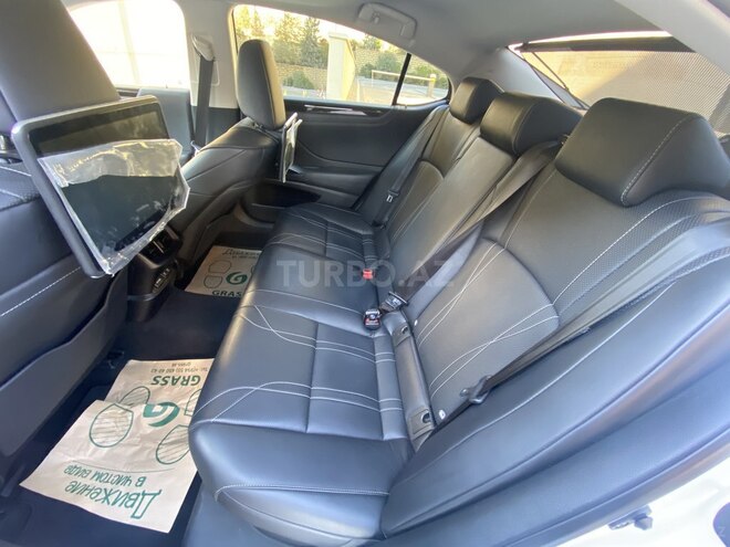 Lexus ES 300h 2019, 46,000 km - 2.5 l - Bakı