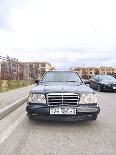 Mercedes E 220 1995, 300,000 km - 2.2 l - Bakı