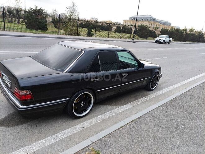 Mercedes E 220 1995, 300,000 km - 2.2 l - Bakı