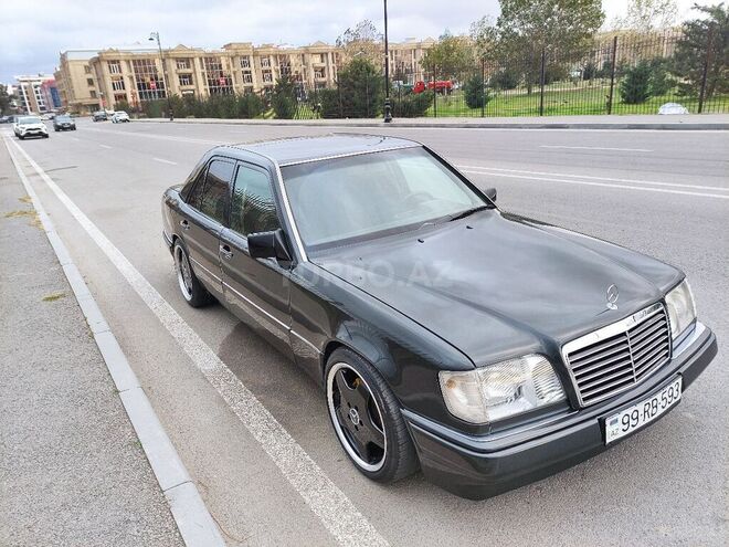 Mercedes E 220 1995, 300,000 km - 2.2 l - Bakı
