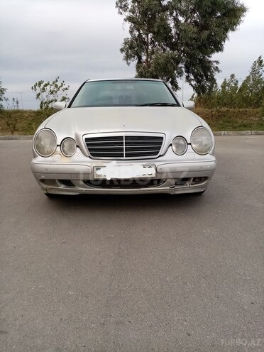 Mercedes E 200 2001, 245,321 km - 2.0 l - Yevlax