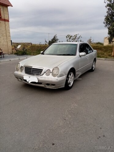 Mercedes E 200 2001, 245,321 km - 2.0 l - Yevlax