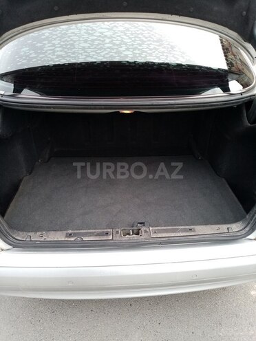 Mercedes E 200 2001, 245,321 km - 2.0 l - Yevlax
