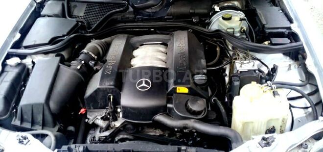 Mercedes E 240 2001, 260,000 km - 2.4 л - Bakı