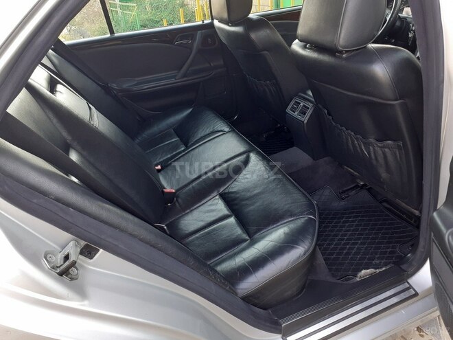 Mercedes E 240 2001, 276,000 km - 2.4 л - Şəki