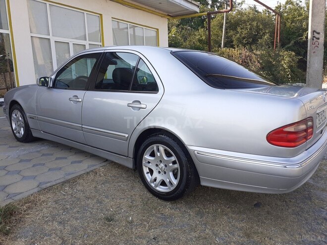 Mercedes E 240 2001, 276,000 km - 2.4 л - Şəki