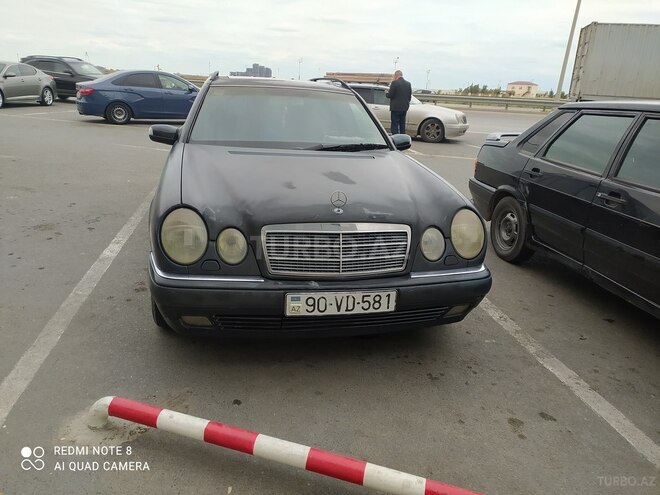 Mercedes E 200 1999, 440,000 km - 2.0 l - Salyan