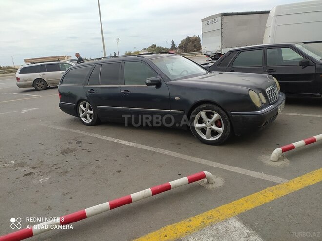 Mercedes E 200 1999, 440,000 km - 2.0 l - Salyan