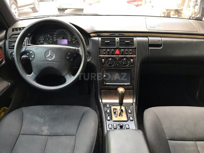 Mercedes E 240 1998, 220,000 km - 2.4 л - Bakı