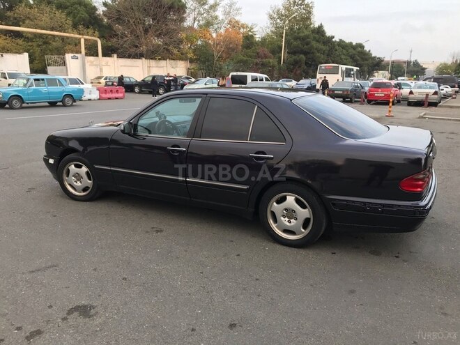 Mercedes E 240 1998, 220,000 km - 2.4 л - Bakı