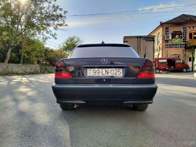 Mercedes C 180 2000, 335,234 km - 1.8 l - Zaqatala