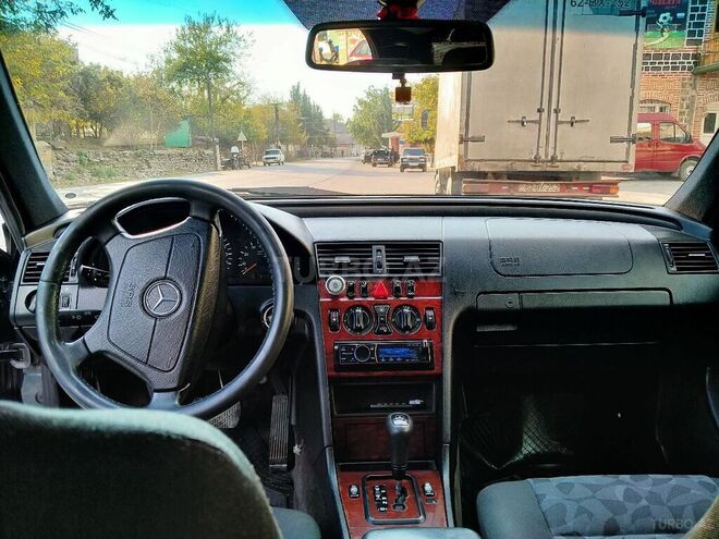 Mercedes C 180 2000, 335,234 km - 1.8 l - Zaqatala