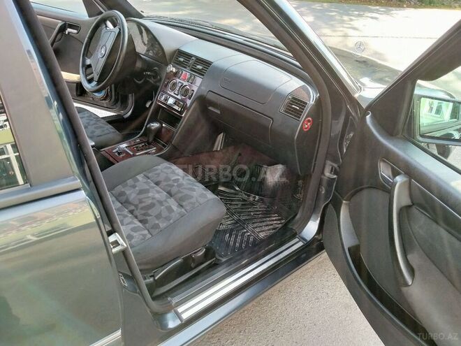 Mercedes C 180 2000, 335,234 km - 1.8 l - Zaqatala