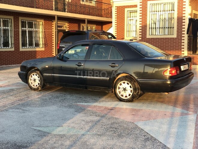 Mercedes E 240 1999, 321,000 km - 2.4 л - Bakı