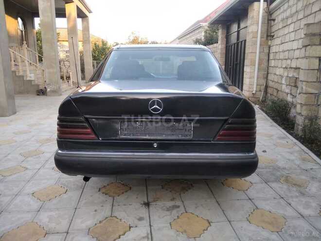 Mercedes E 260 1992, 350,000 km - 2.6 l - Bərdə