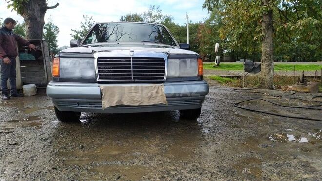 Mercedes E 250 1990, 280,000 km - 2.3 л - Bakı