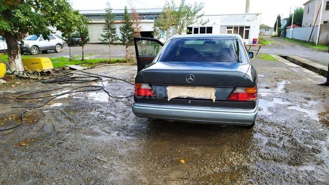 Mercedes E 250 1990, 280,000 km - 2.3 л - Bakı