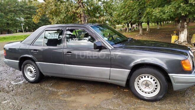 Mercedes E 250 1990, 280,000 km - 2.3 л - Bakı