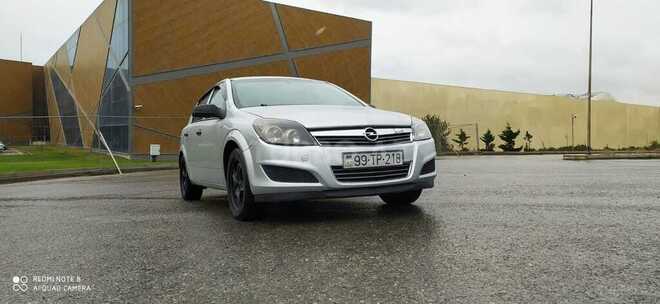 Opel Astra 2010, 260,000 km - 1.3 l - Bakı