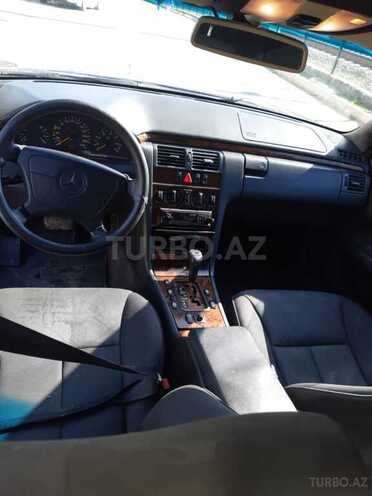 Mercedes E 240 1998, 31,000 km - 2.4 l - Sumqayıt
