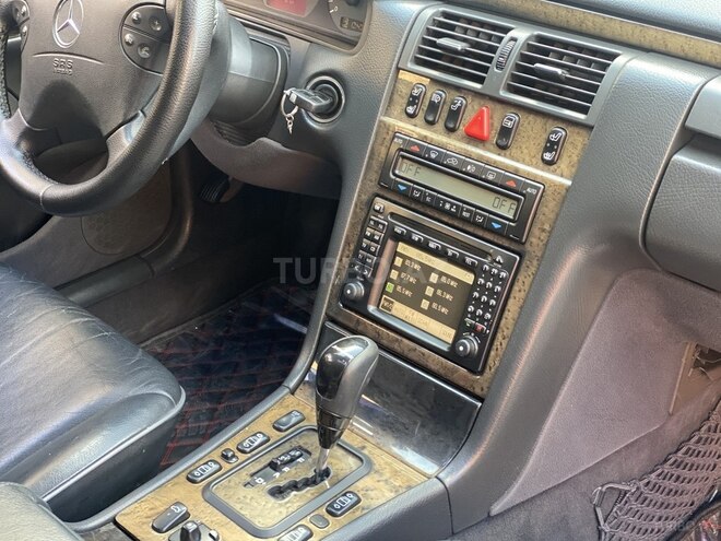 Mercedes E 320 2000, 198,000 km - 3.2 l - Bakı