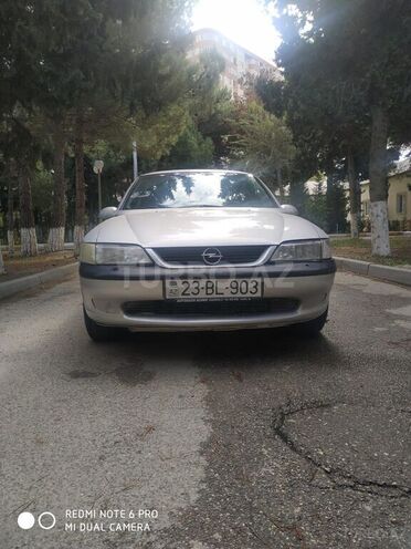 Opel Vectra 1995, 250,000 km - 2.0 l - Bakı