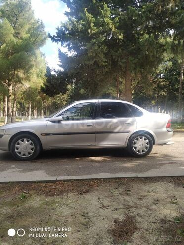 Opel Vectra 1995, 250,000 km - 2.0 l - Bakı