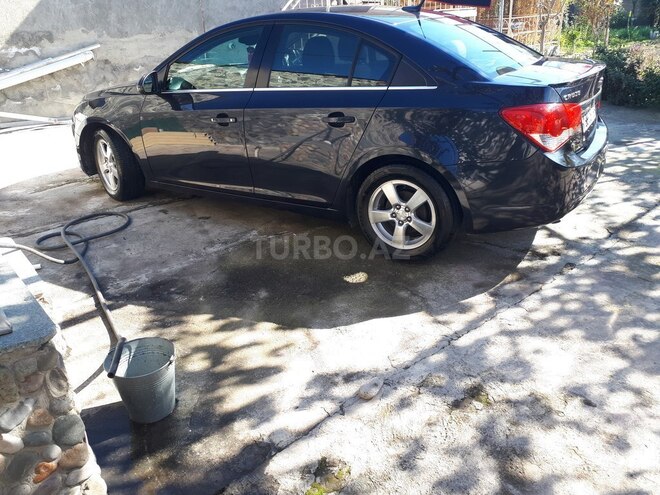 Chevrolet Cruze 2013, 256,236 km - 1.4 l - Qax