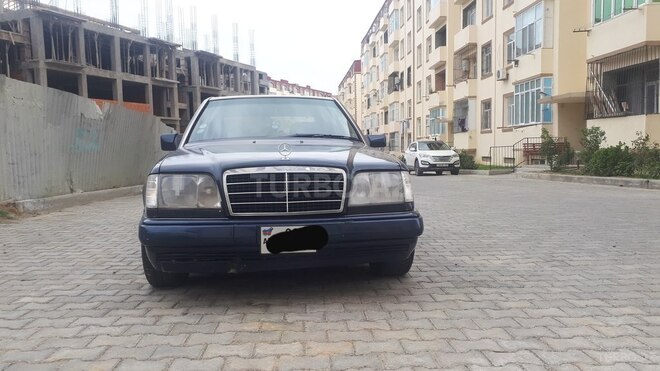 Mercedes E 250 1995, 236,010 km - 2.5 l - Bakı