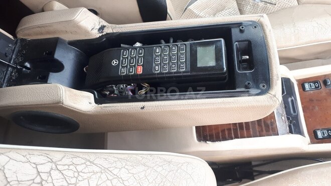 Mercedes E 250 1995, 236,010 km - 2.5 l - Bakı