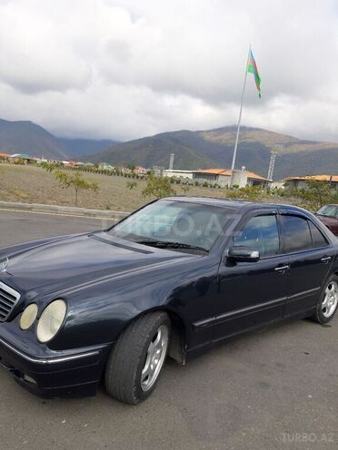 Mercedes E 240 2000, 347,000 km - 2.4 l - Qax