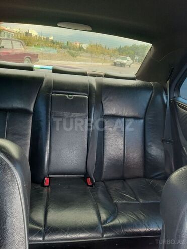 Mercedes E 240 2000, 347,000 km - 2.4 l - Qax