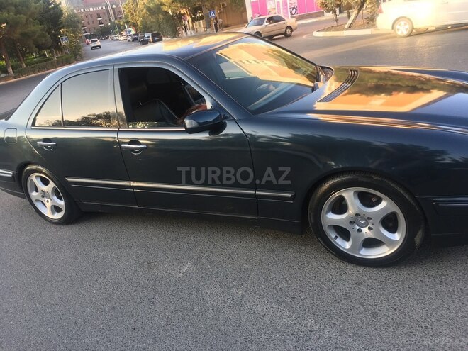 Mercedes E 320 2001, 241,041 km - 3.2 л - Sumqayıt