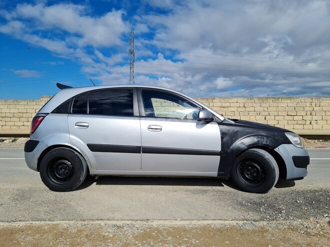 Kia Rio 2005, 300,000 km - 1.5 л - Bakı