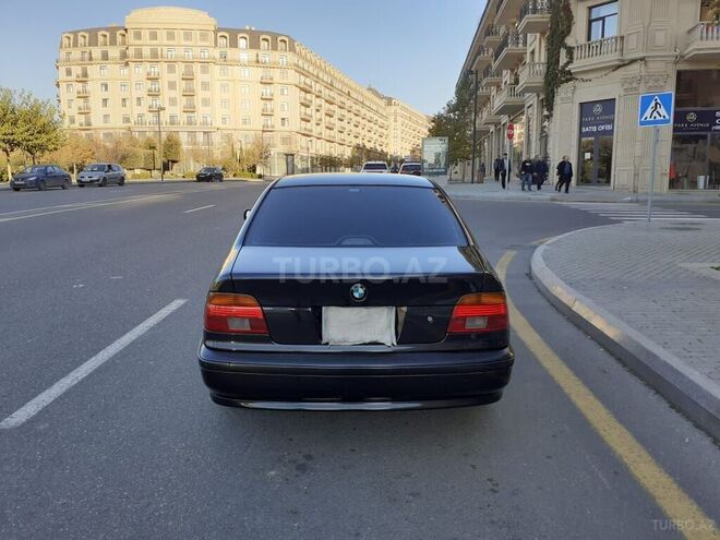 BMW 525 2001, 235,000 km - 2.5 l - Bakı