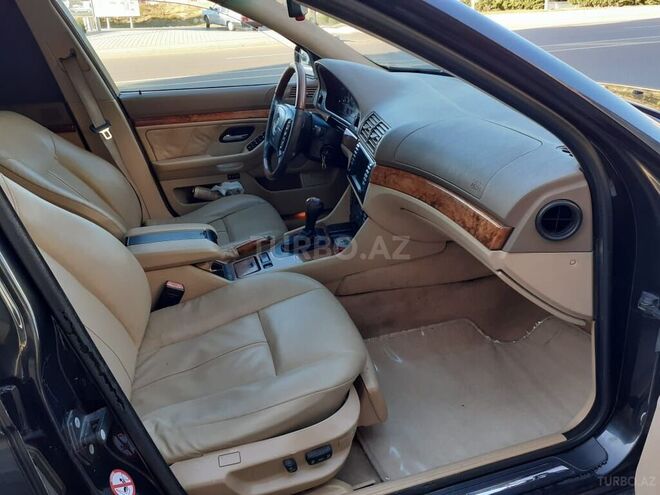 BMW 525 2001, 235,000 km - 2.5 l - Bakı