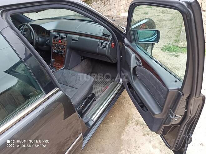 Mercedes E 320 1997, 375,000 km - 3.2 l - Bakı