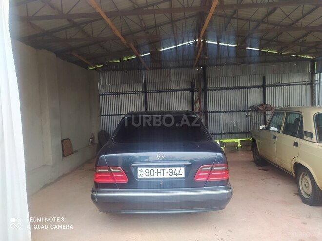 Mercedes E 240 2000, 330,000 km - 2.4 l - Masallı