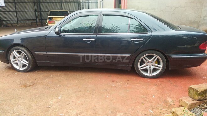 Mercedes E 240 2000, 330,000 km - 2.4 l - Masallı