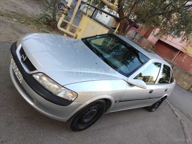 Opel Vectra 1996, 310,000 km - 2.0 l - Sumqayıt